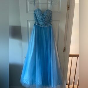 Wolsfelt’s Prom Dress